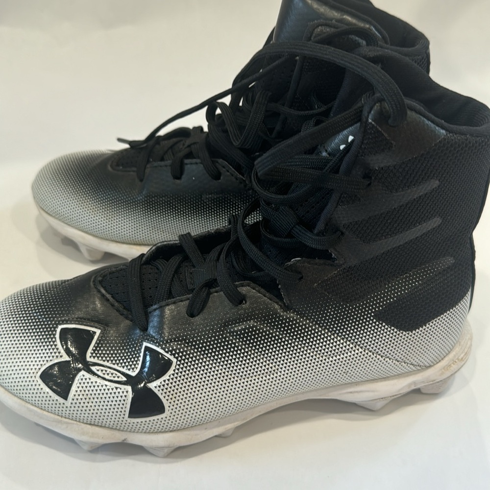 Cleats - Picture 3 of 6